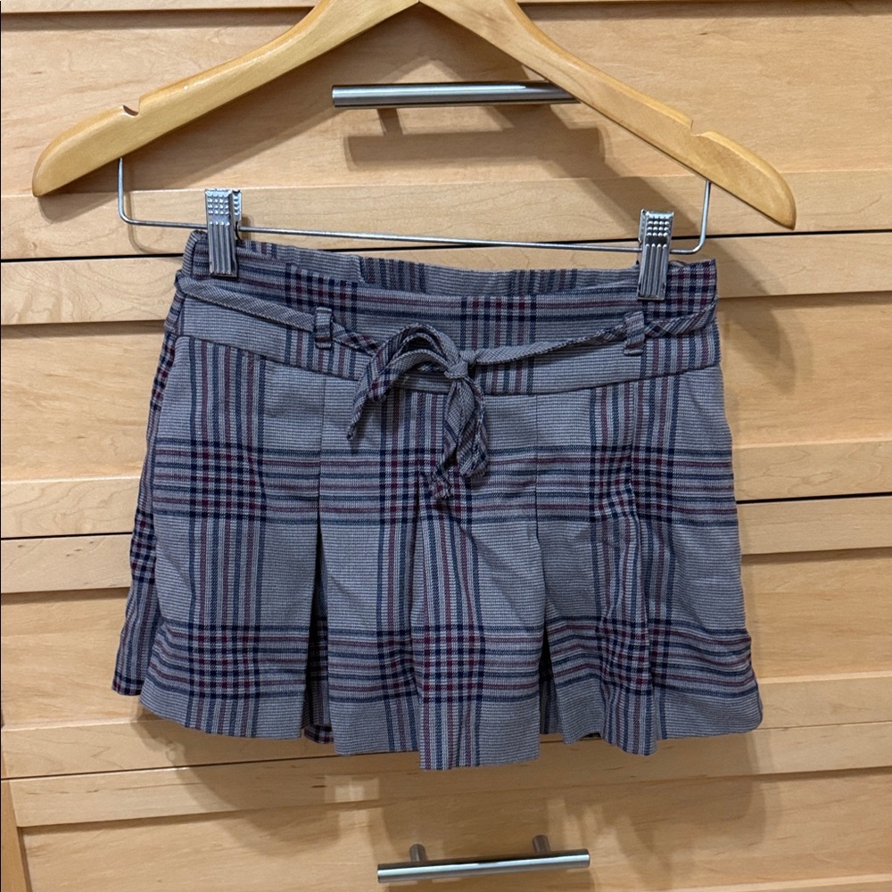Hollister skort